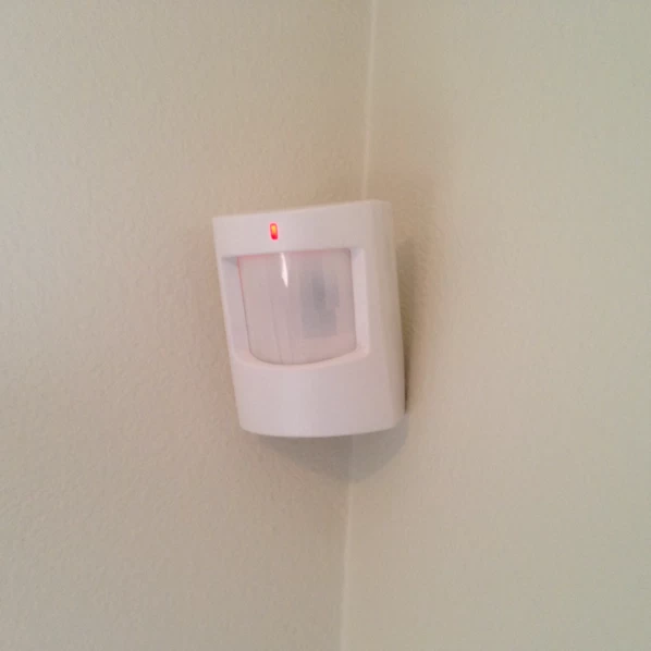 Qolsys QS1231-840 IQ Wireless PIR Motion S-Line Sensor - Image 2